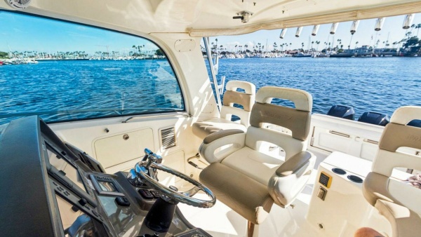 HAMMERHEAD II 34ft Boston Whaler Yacht For Sale