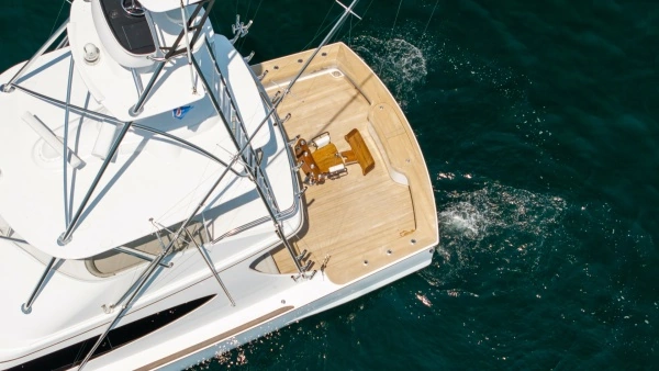 2021 Hatteras 65