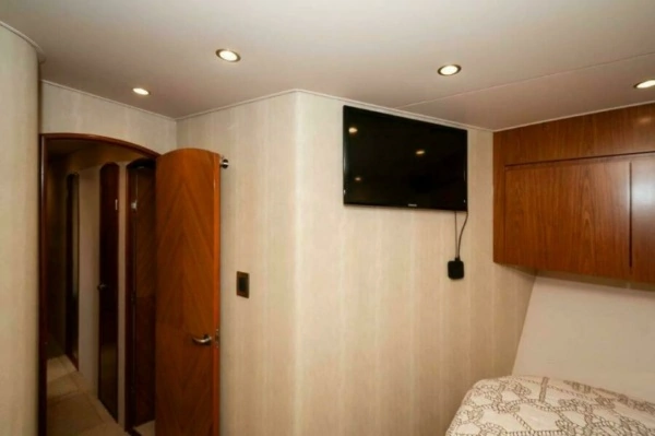 2012 Viking 76