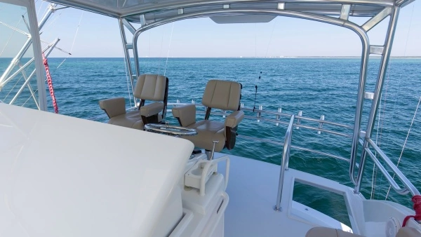 Hatteras 54 Convertible Yacht For Sale