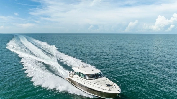 2025 Tiara Yachts 48