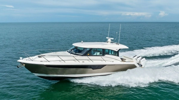 2025 Tiara Yachts 48