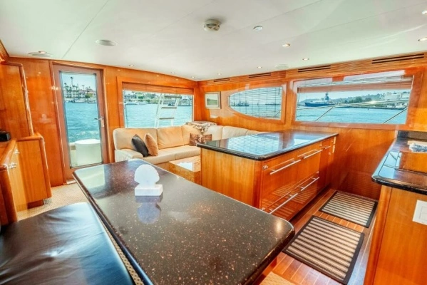 2004 Hatteras 54