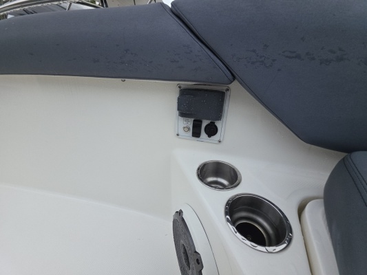BFT 42ft Boston Whaler Yacht For Sale