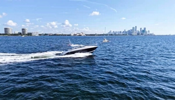 Pursuit 365i Sport Coupe Yacht For Sale