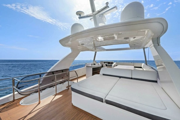 2015 Princess 72