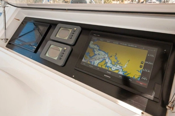 2001 Viking 61