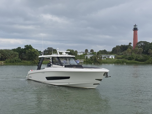 BFT 42ft Boston Whaler Yacht For Sale
