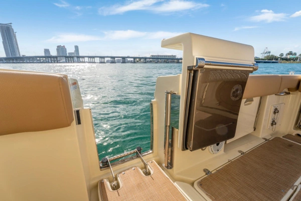 2022 Chris-Craft 30