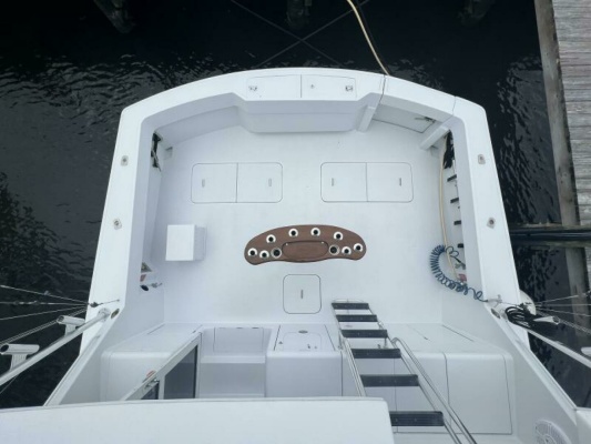 Hatteras SF Down Time - Cockpit