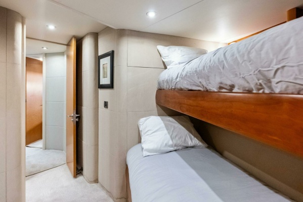 Voyager 84ft Lazzara Yachts Yacht For Sale