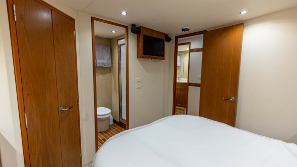 Knot Diggin 60ft Hatteras Yacht For Sale