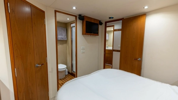 2010 Hatteras 60