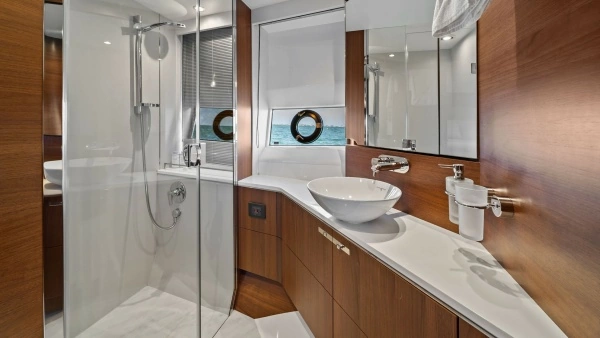 2019 Princess 65