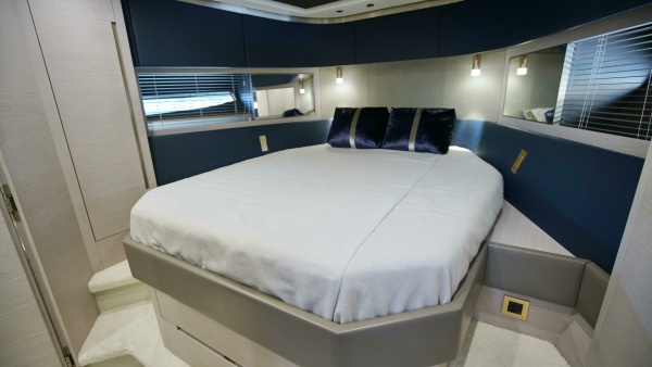 56ft Uniesse Yacht For Sale