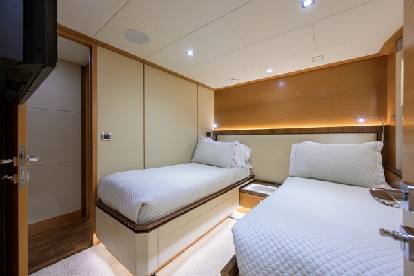 Midnight Moon 85ft Horizon Yacht For Sale