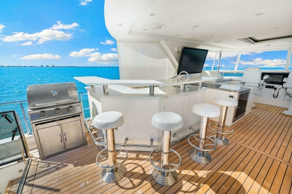 Relentless 83ft Ocean Alexander Yacht For Sale