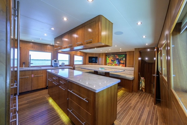MAGIC 100ft Hatteras Yacht For Sale