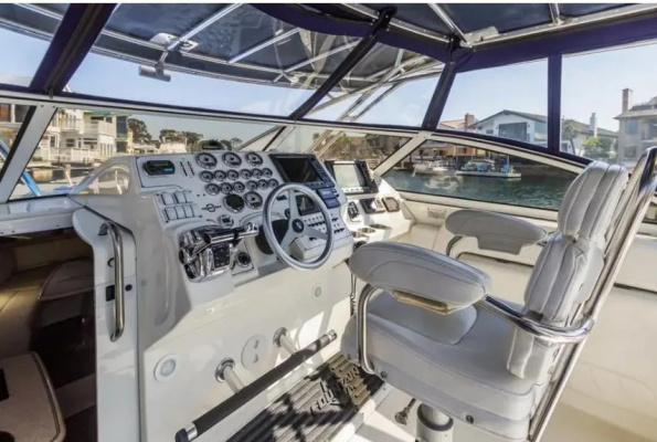 38ft Fountain Yacht For Sale