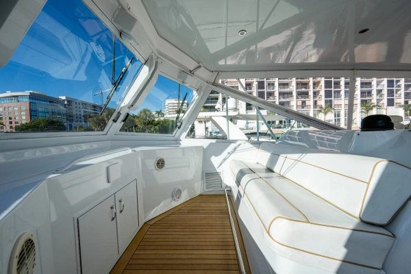 1997 Hatteras 65