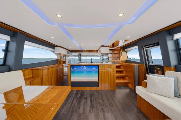 2025 Riviera 72