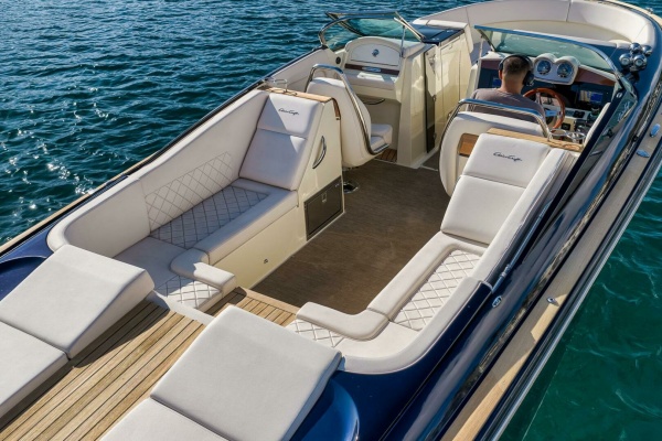 2LW 34ft Chris Craft Yacht For Sale