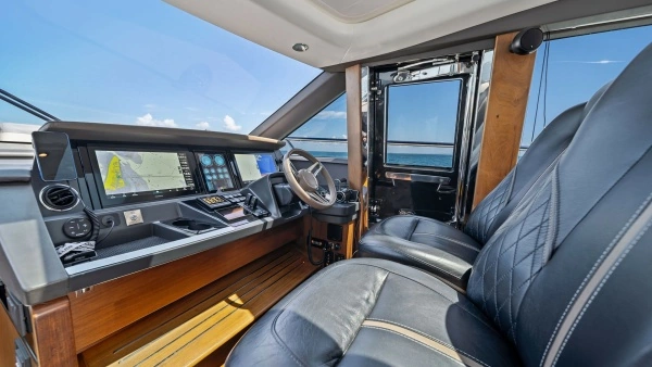 2019 Princess 65