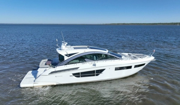 2020 Cruisers Yachts 60