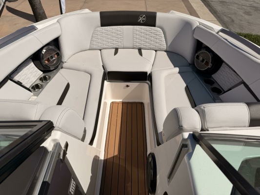 24ft Mastercraft Yacht For Sale