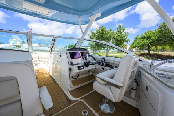 Boston Whaler 32 - Veronica