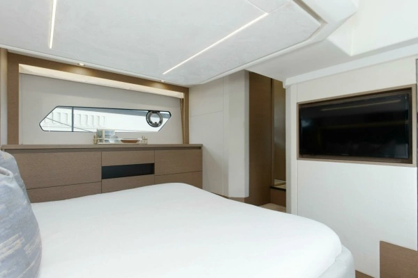2023 Prestige 46