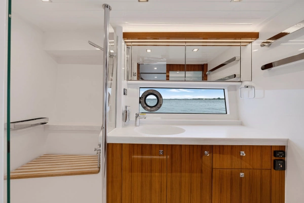 2025 Riviera 72