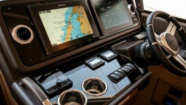 2018 Prestige 46