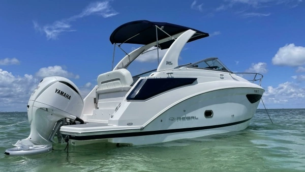 26-ft-Regal-2022-26 XO-Tampa Florida United States yacht for sale