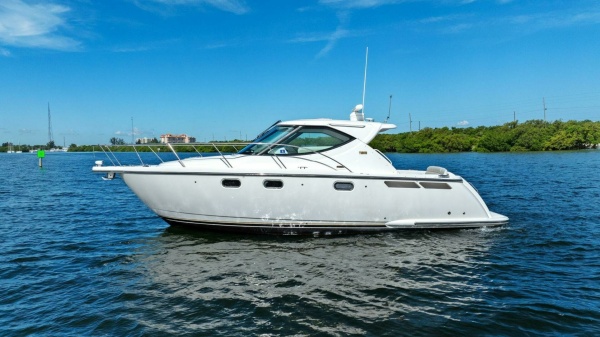 Fridge Benefit 35ft Tiara Yachts Yacht For Sale
