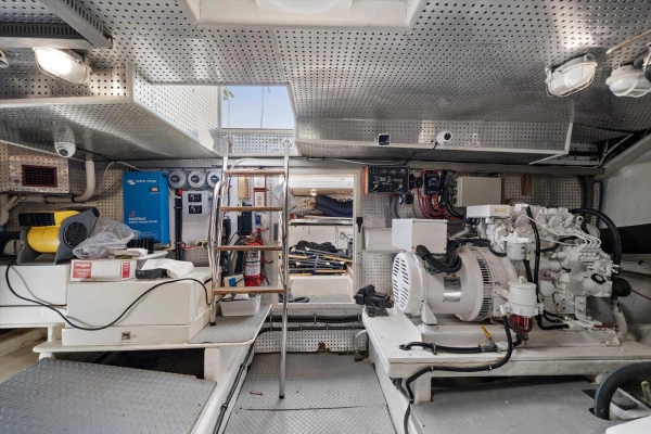 2000 Ocean Alexander 61