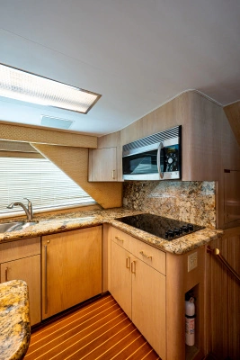 1997 Hatteras 65