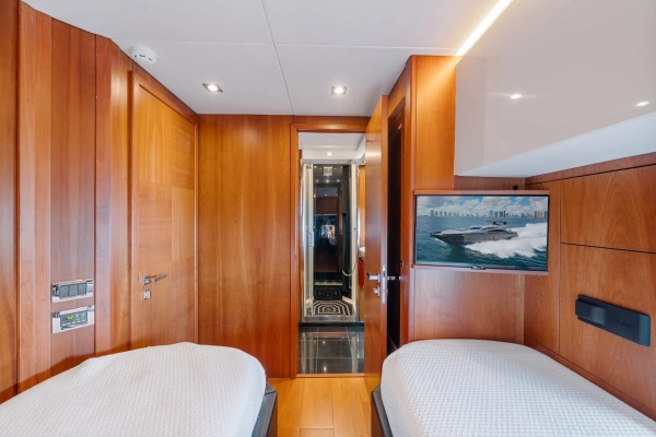 Sunseeker Predator 84 Yacht For Sale