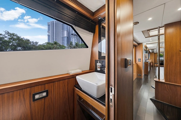 2010 Sunseeker 112