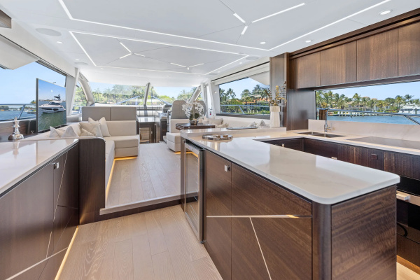 MANHATTAN 68 DEALER DEMO 68ft Sunseeker Yacht For Sale