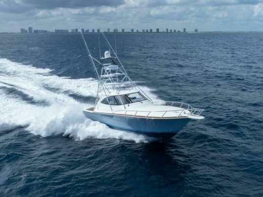 Viking 54 Sport Tower - Exterior Running Shot
