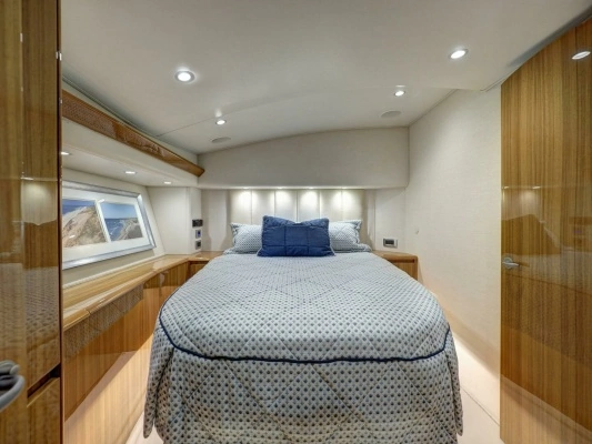 2017 Viking 52