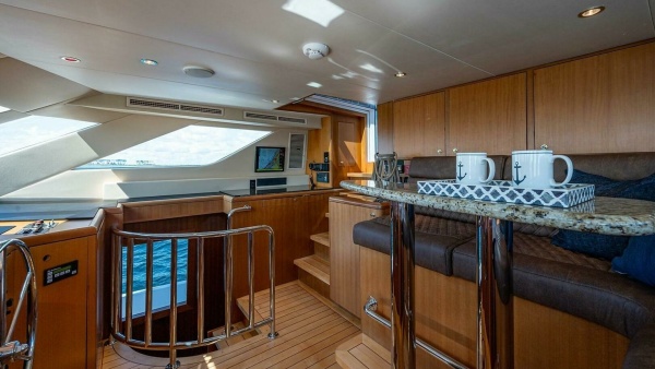 Magnum Ride 100ft Hatteras Yacht For Sale