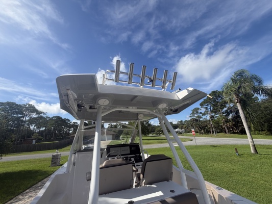 Cutwater 24 - Cockpit
