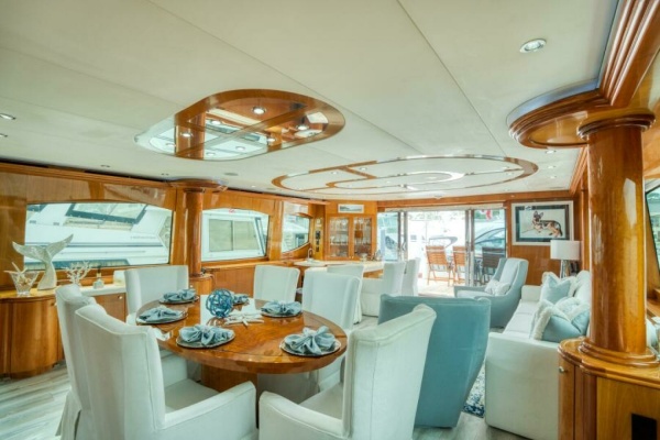 MAJESTIK 80ft Hatteras Yacht For Sale
