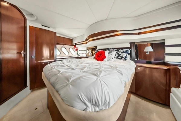 2012 Cruisers Yachts 54