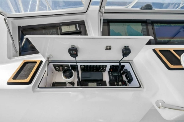 2002 Viking 65