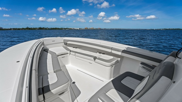 Filthy Animal 31ft Regulator Yacht For Sale