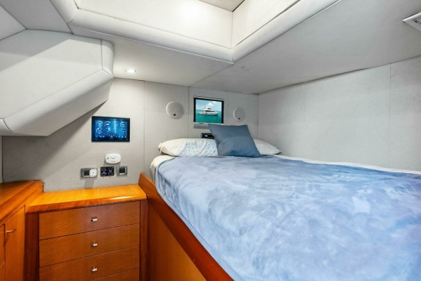 Voyager 84ft Lazzara Yachts Yacht For Sale