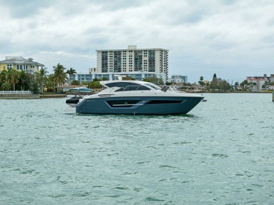 2020 Cruisers Yachts 46
